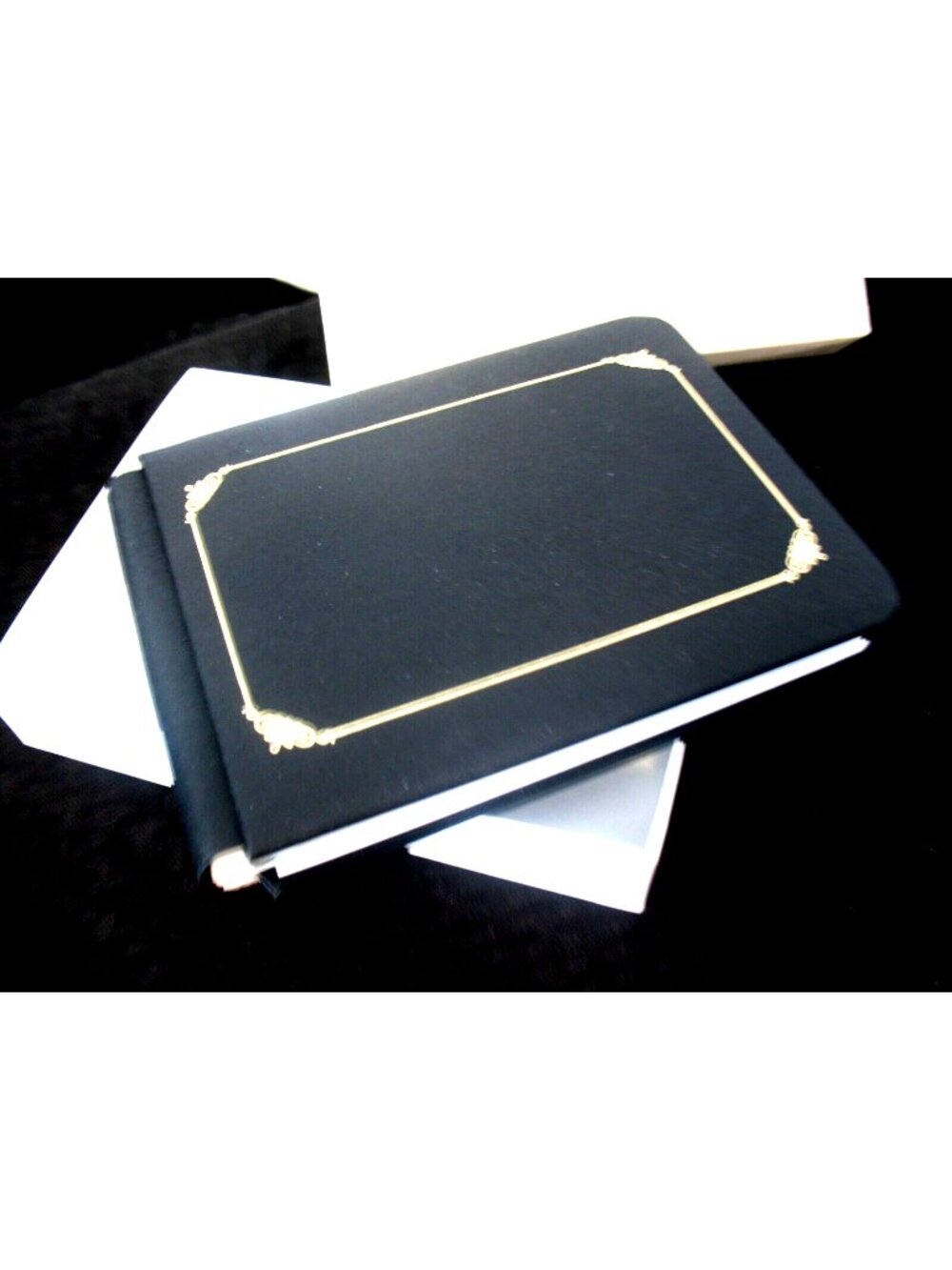 5x7 CREATIVE MEMORIES ALBUM, Black with Border and gift box